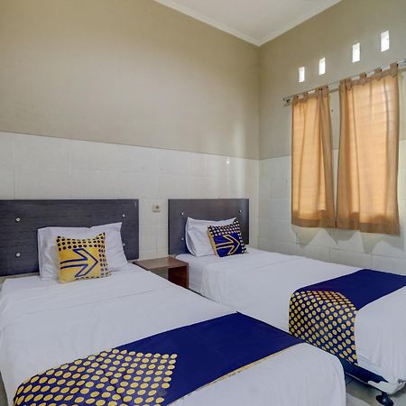 Oyo Life 90159 Puri Asoka Guest House Семаранг Екстериор снимка