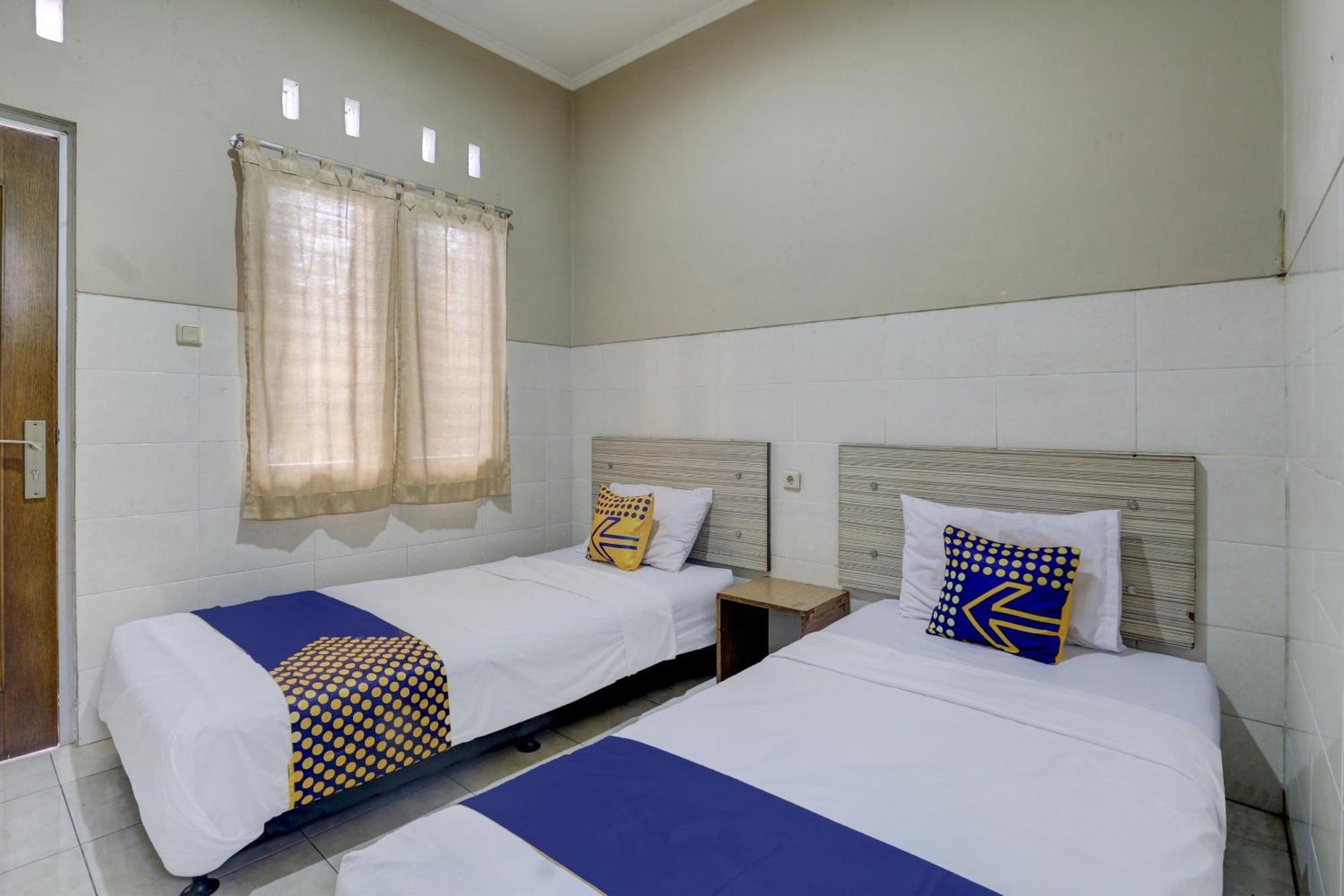 Oyo Life 90159 Puri Asoka Guest House Семаранг Екстериор снимка