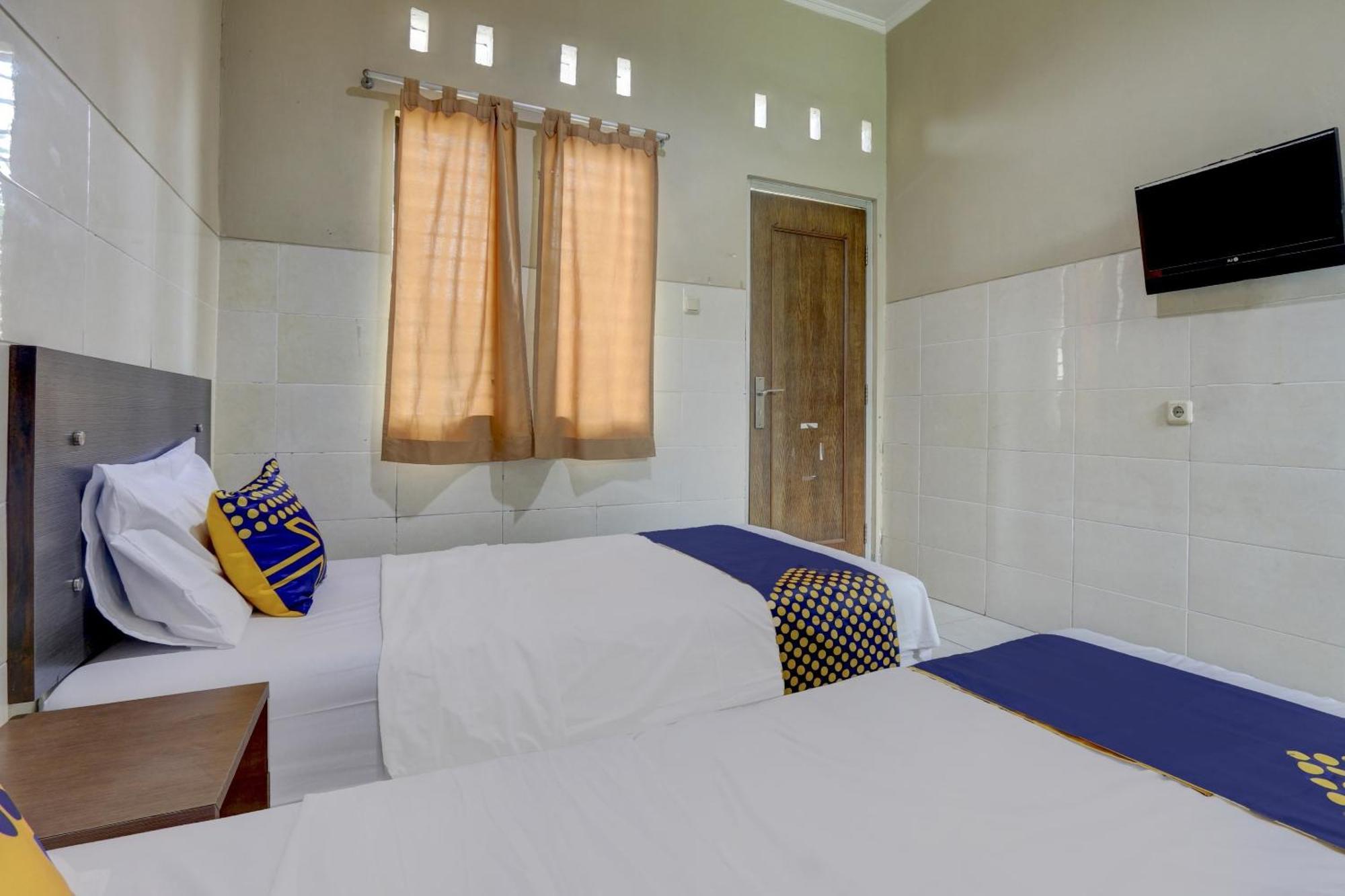 Oyo Life 90159 Puri Asoka Guest House Семаранг Екстериор снимка