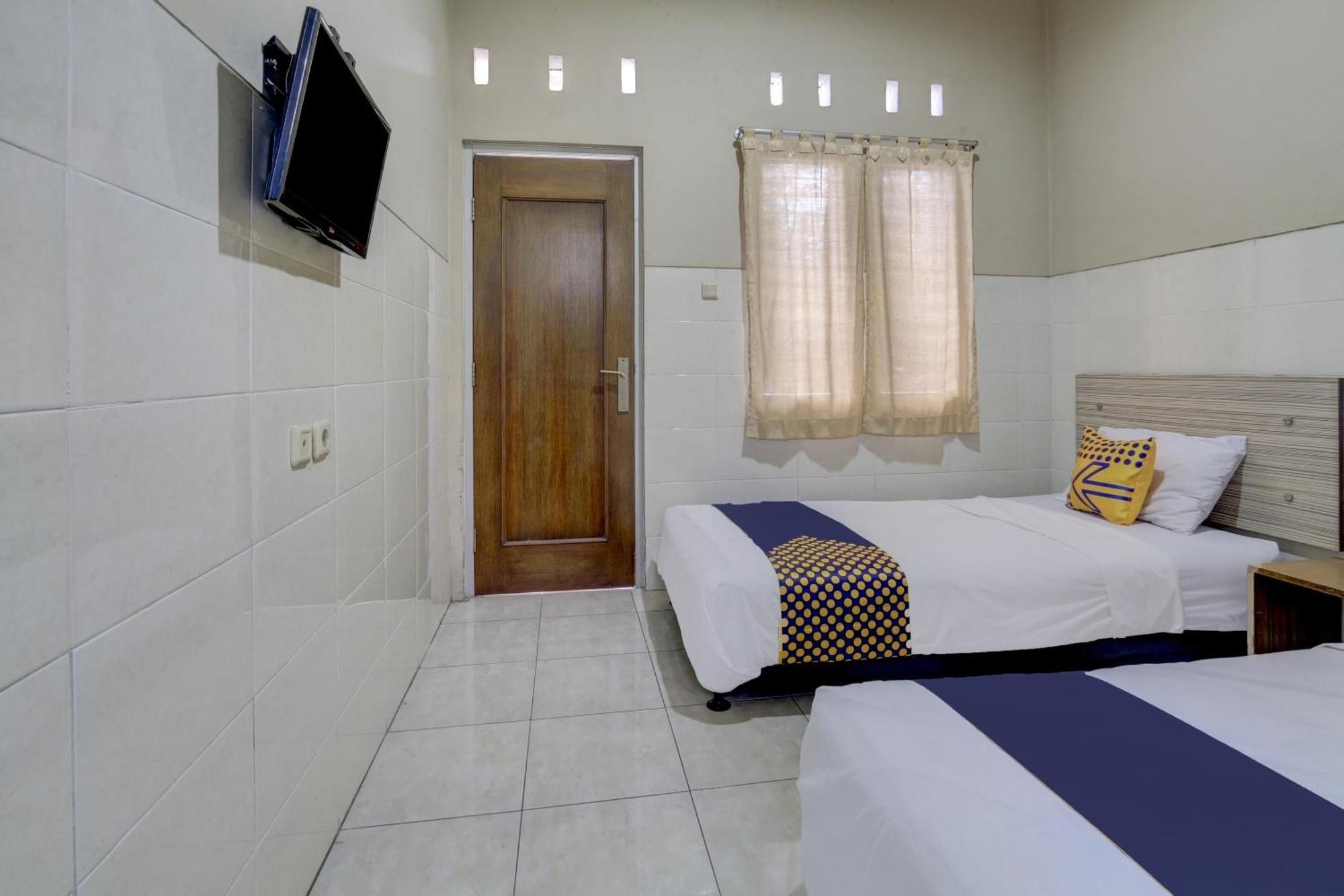 Oyo Life 90159 Puri Asoka Guest House Семаранг Екстериор снимка