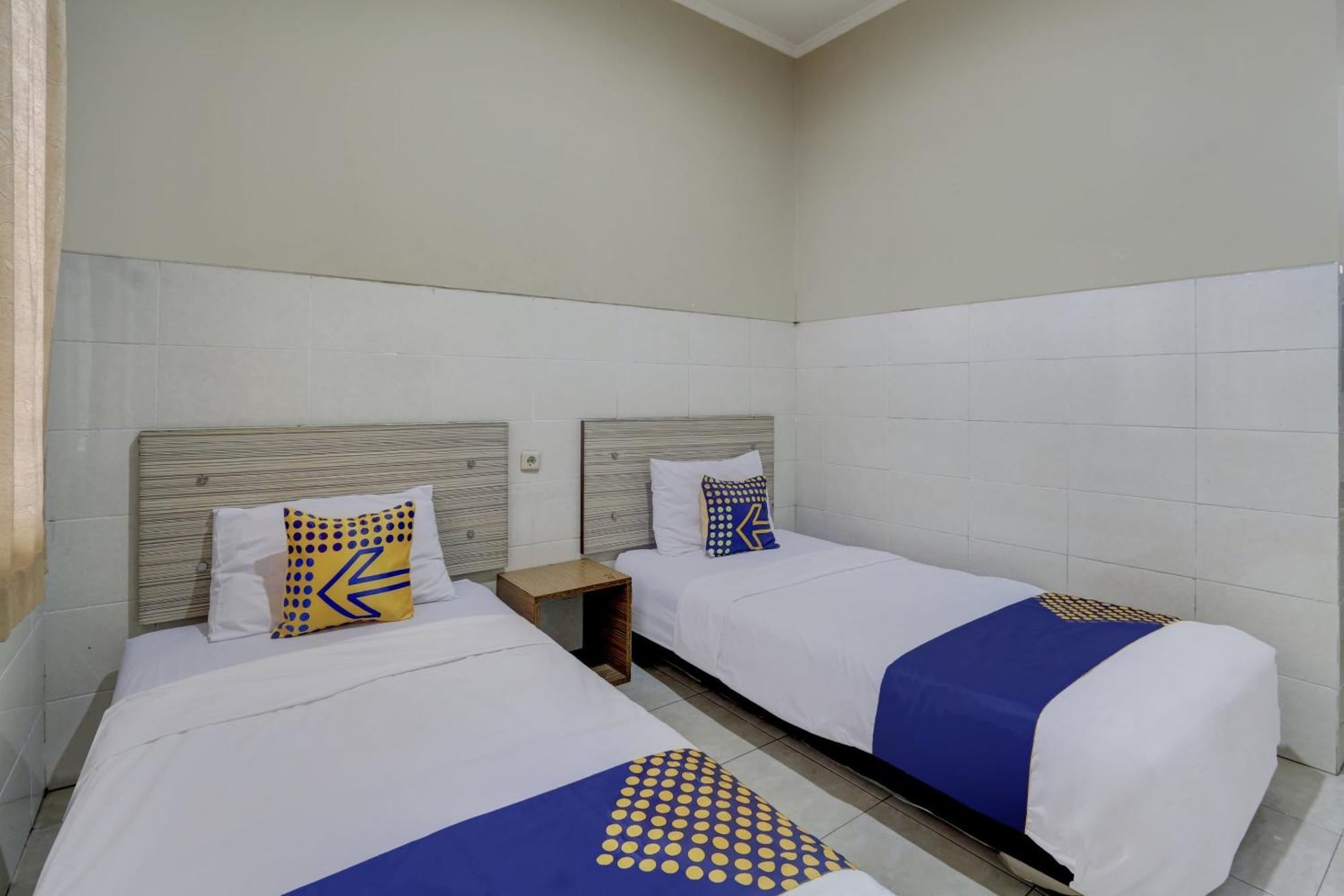 Oyo Life 90159 Puri Asoka Guest House Семаранг Екстериор снимка