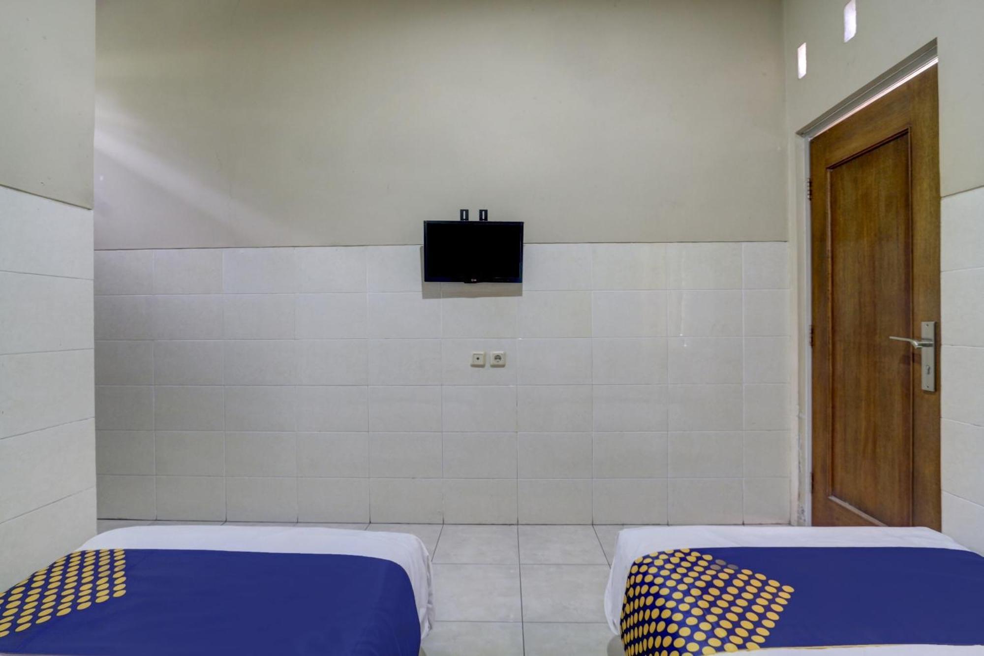 Oyo Life 90159 Puri Asoka Guest House Семаранг Екстериор снимка