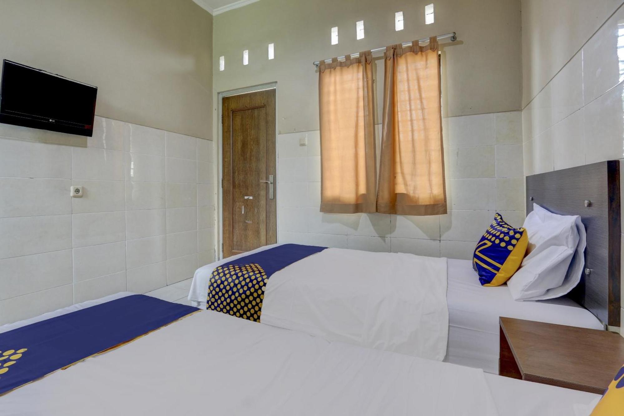 Oyo Life 90159 Puri Asoka Guest House Семаранг Екстериор снимка